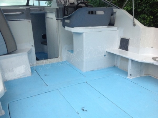 เรือ criscarft ลำขวามือ