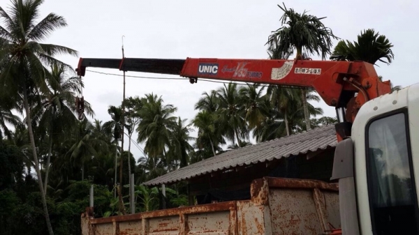 รถฮีโน่ 6 ล้อดั้ม ติดเครน 3 ตัน. KL300 เปลื่ยนเครื่อง 168 แรงม้า. สนใจติดต่อ 081 - 6079515 รถฮีโน่ 6 ล้อดั้ม ติดเครน 3 ตัน. KL300 เปลื่ยนเครื่อง 168 แรงม้า. สนใจติดต่อ 081 - 6079515