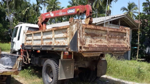 รถฮีโน่ 6 ล้อดั้ม ติดเครน 3 ตัน. KL300 เปลื่ยนเครื่อง 168 แรงม้า. สนใจติดต่อ 081 - 6079515 รถฮีโน่ 6 ล้อดั้ม ติดเครน 3 ตัน. KL300 เปลื่ยนเครื่อง 168 แรงม้า. สนใจติดต่อ 081 - 6079515