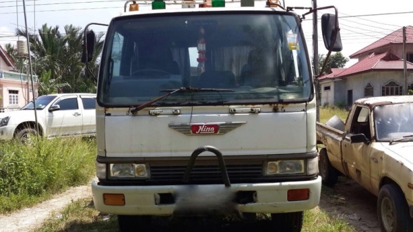 รถฮีโน่ 6 ล้อดั้ม ติดเครน 3 ตัน. KL300 เปลื่ยนเครื่อง 168 แรงม้า. สนใจติดต่อ 081 - 6079515 รถฮีโน่ 6 ล้อดั้ม ติดเครน 3 ตัน. KL300 เปลื่ยนเครื่อง 168 แรงม้า. สนใจติดต่อ 081 - 6079515