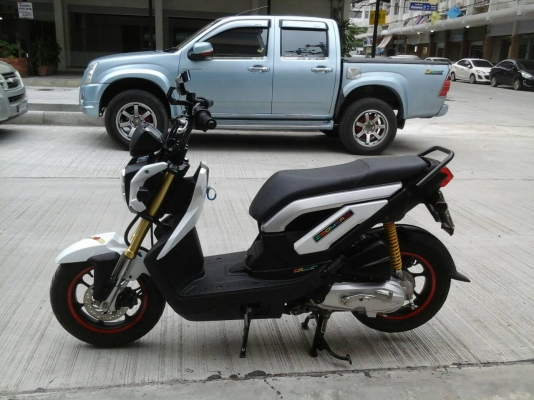 ขาย Honda Zoomer-x สีขาว ปี 2013 สวยเดิม ราคา 36,000 บาทครับ