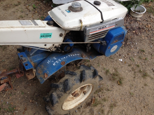 เครื่องสูบน้ำติดเครื่องยันม่าร์ พร้อมรถไถเล็กไว้ลาก