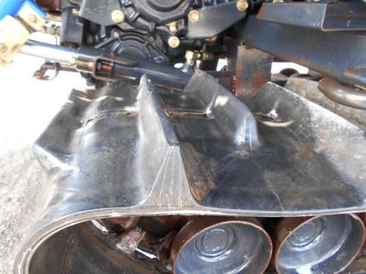 รถเกี่ยวข้าว ISEKI HL97 ขนาดเล็ก รถเกี่ยวข้าว ISEKI HL97 ขนาดเล็ก