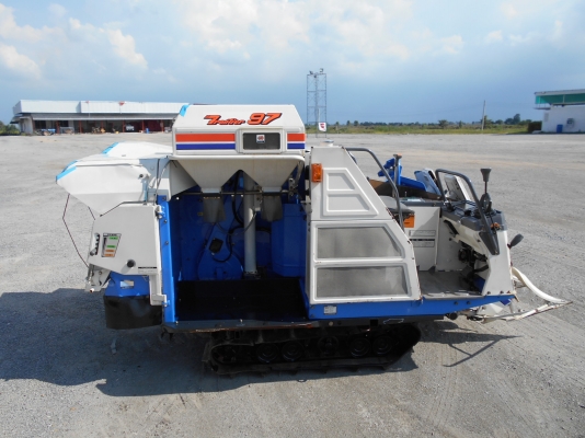รถเกี่ยวข้าว ISEKI HL97 ขนาดเล็ก รถเกี่ยวข้าว ISEKI HL97 ขนาดเล็ก