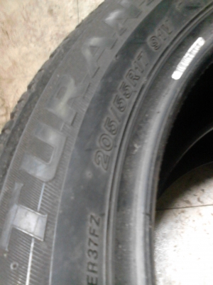 205/55R17 BRIDGESTONE TURANZA ER370 ปี2012 ( ไม่มีปะ ) มี 2 เส้น TEL.081-427-3941 205/55R17 BRIDGESTONE TURANZA ER370 ปี2012 ( ไม่มีปะ ) มี 2 เส้น TEL.081-427-3941