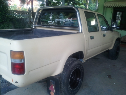 ขายรถสี่ประตูราคาไม่แพง ขายรถสี่ประตูราคาไม่แพง