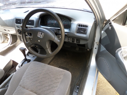 ขายด่วนรถบ้าน ฮอนด้า เจ้าของขายเอง City V-TEC typeZ ปี2001 เกียร์ออโต้ราคาต่อรองได้