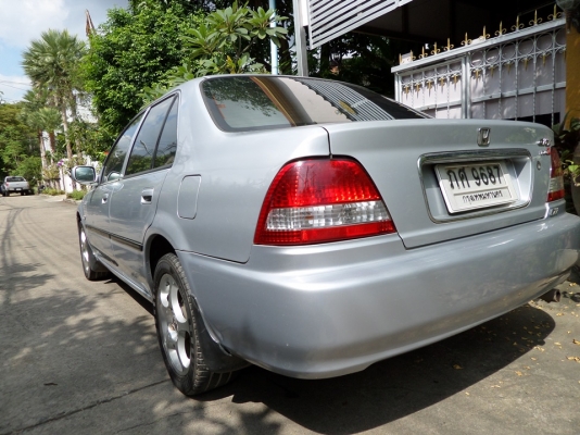 ขายด่วนรถบ้าน ฮอนด้า เจ้าของขายเอง City V-TEC typeZ ปี2001 เกียร์ออโต้ราคาต่อรองได้