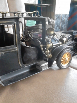 ขาย MODEL รถโบราณ  มี 1 คัน TEL.081-427-3941