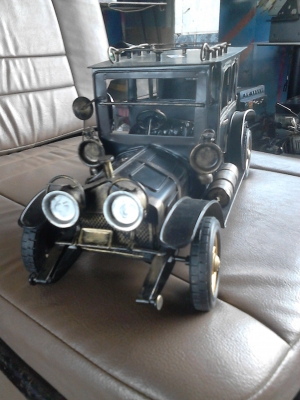 ขาย MODEL รถโบราณ  มี 1 คัน TEL.081-427-3941
