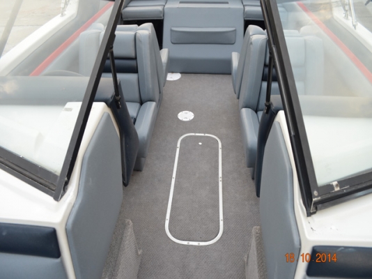 Regal 18 foot w/aluminium trailer w/bimini (ไม่มีเครื่องน่ะครับ)