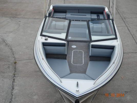 Regal 18 foot w/aluminium trailer w/bimini (ไม่มีเครื่องน่ะครับ)