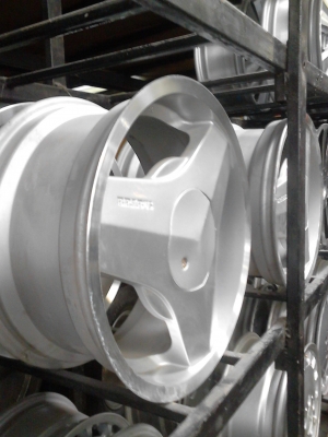 แม๊ก BENZ  BRABUS  8JX17  ET30  ขอบ 17  ขนาด 5 รู 112 MM.  ชุด 4 วง TEL.081-427-3941