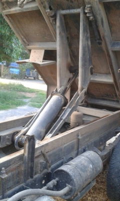 (ร้านรุ่งโรจน์ 082-1057078)ขาย 6   isuzu NPR ดั้ม 115แรงสภาพดีราคาถูกๆ[เสี่ยจากชุมแพมาซื้อไปเรียบร้อย )เกียร์สั้น ห้างแท้ๆ f  หน้า f หลัง กระบอกดั้ม4ตัน เครื่อง แห้ง แรง แชสซีเดิมๆสวยมากๆคับ พร้อมใช้งานคับ เล่มทะเบียนพร้อมโอน