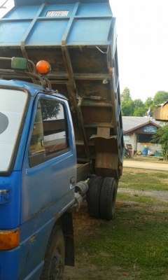 (ร้านรุ่งโรจน์ 082-1057078)ขาย 6   isuzu NPR ดั้ม 115แรงสภาพดีราคาถูกๆ[เสี่ยจากชุมแพมาซื้อไปเรียบร้อย )เกียร์สั้น ห้างแท้ๆ f  หน้า f หลัง กระบอกดั้ม4ตัน เครื่อง แห้ง แรง แชสซีเดิมๆสวยมากๆคับ พร้อมใช้งานคับ เล่มทะเบียนพร้อมโอน