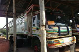 ***ขายแล้วครับขอบคุณ Truck2hand ขาย10ล้อ2เพลาดั้ม ISUZU DECA FXZ270 EURO1 ปี46 FXZ23NZPT 6SD1-270แรง เครื่องเดิม เกียร์เดิม แน่นดี แรง เกียร์ดีเข้าง่ายไ่ม่หลุด ช่วงล่างเดิม คัสซีสวยเดิม ไม่ปะไม่ดาม กระบะดั้มเนียมสภาพสวย พื้นดีข้างยังสวย หัวเก๋งเดิม สีสวยภ