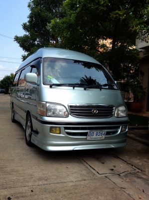 รถตู็ ตาเพรช 2004