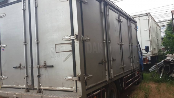 ***ขายแล้วครับขอบคุณ Truck2hand ขาย6ล้อตู้แห้ง10บาน สวยๆเดิมๆ ISUZU NPR130 ห้างแท้ ปี46 เครื่องเดิมเกียร์เดิม 4HG1-130แรง แน่นๆ แรง แห้ง ไม่มีเยิ้ม เกียร์ดีไม่หลุดไม่หอน ช่วงล่างเดิมๆ คัสซีสวยเดิมไม่ปะไม่ดาม ไม่มีบวม พร้อมตู้แห้ง10บาน 5.0ม.สภาพดี พื้นดี ต ***ขายแล้วครับขอบคุณ Truck2hand ขาย6ล้อตู้แห้ง10บาน สวยๆเดิมๆ ISUZU NPR130 ห้างแท้ ปี46 เครื่องเดิมเกียร์เดิม 4HG1-130แรง แน่นๆ แรง แห้ง ไม่มีเยิ้ม เกียร์ดีไม่หลุดไม่หอน ช่วงล่างเดิมๆ คัสซีสวยเดิมไม่ปะไม่ดาม ไม่มีบวม พร้อมตู้แห้ง10บาน 5.0ม.สภาพดี พื้นดี ต