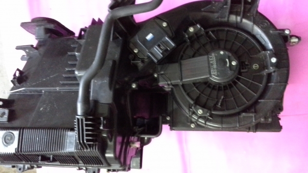 ตู้แอร์โตโยต้าฟอร์จูนเนอร์ครับ