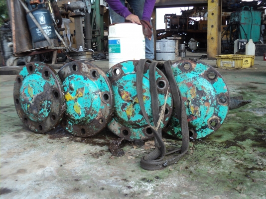 เพลาท้ายFUSOพร้อมคานเปล่า