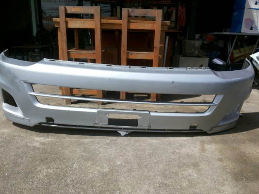 กันชนหน้ารถตู้ คอมมิวเตอร์ หน้าย้อย ของแท้มือสอง กันชนหน้ารถตู้ คอมมิวเตอร์ หน้าย้อย ของแท้มือสอง