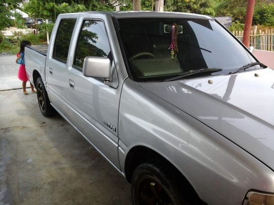ต้่องการขายรถกระบะ 4 ประตู ISUZU ปี 1993 สีบรอนเงิน ราคา 111,000 บาท ต้่องการขายรถกระบะ 4 ประตู ISUZU ปี 1993 สีบรอนเงิน ราคา 111,000 บาท