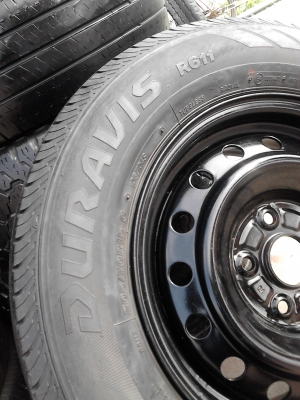 ล้อกะทะ 5 รู แบบ TOYOTA พร้อมยาง ขอบ 15  มี 1 ล้อ  TEL.081-427-3941