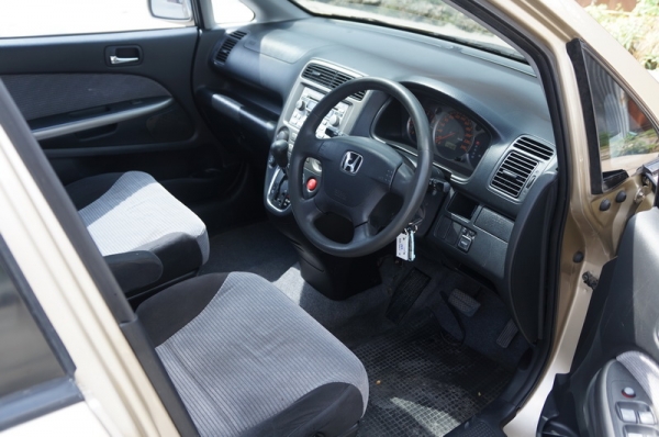 HONDA STREEM ปี 2004 ขายรถสวย ARIBAG คู่หน้า ระบบเบรค ABS เครื่องเดิมวิ่งดี ช่วงล่างแน่น