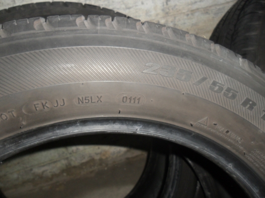 ยาง MICHELIN 235/55R17ปี11 สวยๆ 4 เส้น ราคา 3500 บาท ยาง MICHELIN 235/55R17ปี11 สวยๆ 4 เส้น ราคา 3500 บาท