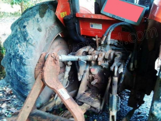 รถไถ Kubota M7040