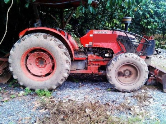 รถไถ Kubota M7040
