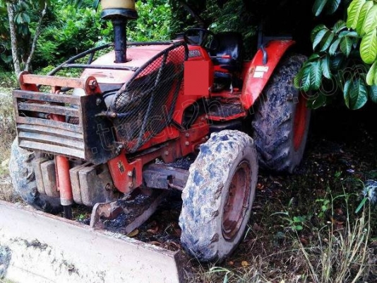 รถไถ Kubota M7040