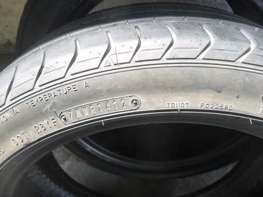 ยาง DUNLOP 195/45R16ปี12 สวยๆ 4 เส้น ราคา 2500 บาท