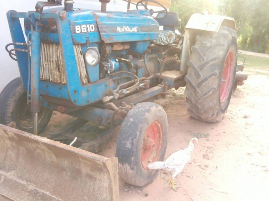 ขายรถไถFORD เครื่องT3 ยางดี เสื้อดี อุปกรณ์ดันหน้า ผาน5 สภาพพร้อมใช้งาน เอกสารเล่มทะเบียนพร้อมโอน สนใจโทร090-8588220คุณนะ ID:narong498 หรือwww.truck.in.th/498