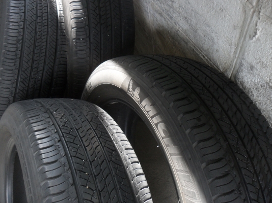 ยาง MICHELIN 235/55R18ปี11 สวยๆ 4 เส้น ราคา 3500 บาท