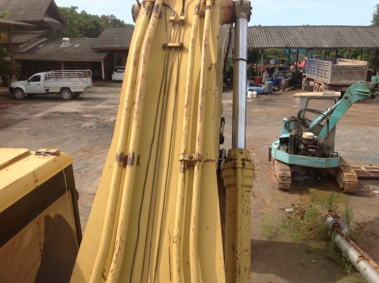 แมคโคแคท EL300B