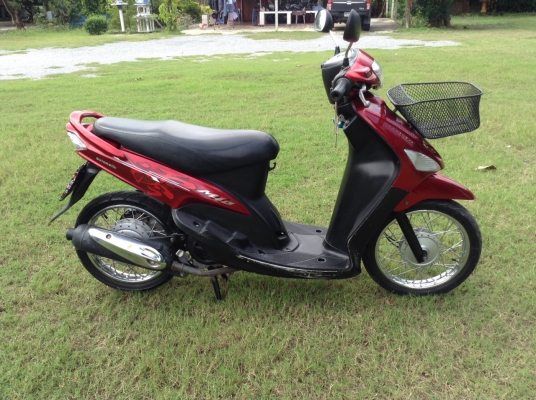 ธารนนทบุรี//ขาย yamaha mio ปี47 สวยเดิมครับ รถผู้หญิงใช้ เครื่องเดินเบานิ่งสตาร์ททีเดียวติดครับ ระบบไฟใช้ได้หมด ราคา 9,500 บาท ทะเบียนพร้อมโอน
