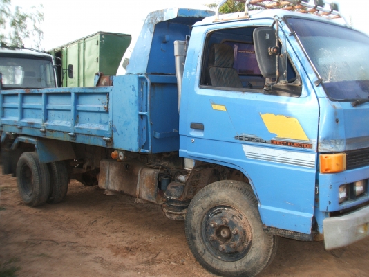 ขายรถบรรทุกหกล้อดั้ม อีซูซุ 115 แรงม้า เฟื่องท้าย F คานหน้า F สภาพดีพร้อมใช้งาน ขายรถบรรทุกหกล้อดั้ม อีซูซุ 115 แรงม้า เฟื่องท้าย F คานหน้า F สภาพดีพร้อมใช้งาน