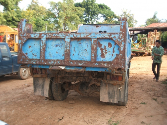 ขายรถบรรทุกหกล้อดั้ม อีซูซุ 115 แรงม้า เฟื่องท้าย F คานหน้า F สภาพดีพร้อมใช้งาน ขายรถบรรทุกหกล้อดั้ม อีซูซุ 115 แรงม้า เฟื่องท้าย F คานหน้า F สภาพดีพร้อมใช้งาน