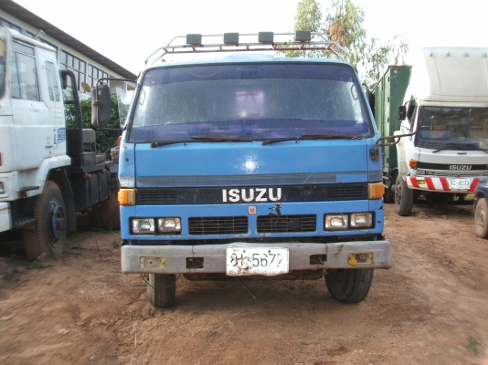 ขายรถบรรทุกหกล้อดั้ม อีซูซุ 115 แรงม้า เฟื่องท้าย F คานหน้า F สภาพดีพร้อมใช้งาน