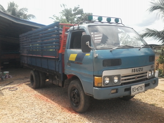 ขายอีซูซุ ks เครื่อง 110 แรง กระบะทำไหม่ พวงมาลัยพาเวอร์