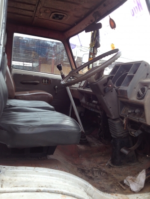 ขายรถ 6 ล้อ isuzu เครื่อง175 สภาพสวยพร้อมใช้งาน