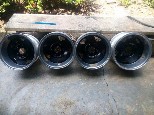 ขายแม็กขอบ15 กว้าง8ครึ่ง  6รู