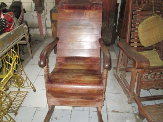 สมบูรณ์มาก  ม้าโยกโบราณ   สภาพดีมาก   ไม้ชิงชันของเก่าเก็บ