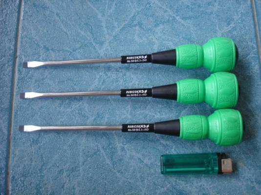 ไขควงปากแบน ด้ามหุ้มยาง  RUBICON made in Japan