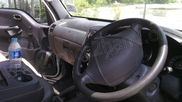 รถบรรทุก 4 ล้อตู้แห้ง KIA ประตู 3 บาน รถบรรทุก 4 ล้อตู้แห้ง KIA ประตู 3 บาน