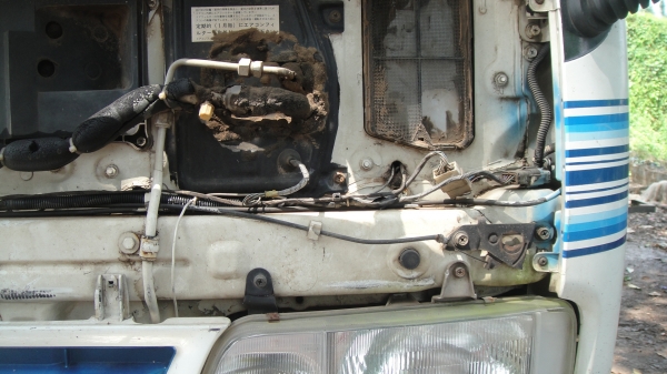 หัวรถ ISUZU DECA  หัวไฟฟ้า เดิมๆบางๆ ไม่ผุ ขาดีดหน้า ขาหลัง  ชุดยกหัวไฟฟ้าของครบ ยกใส่รถวิ่งได้เลย