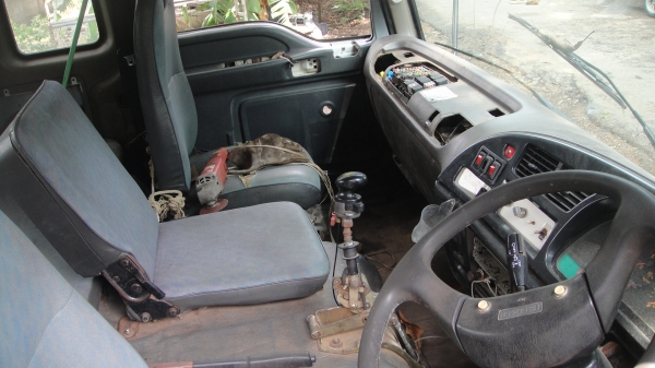 หัวรถ ISUZU DECA  หัวไฟฟ้า เดิมๆบางๆ ไม่ผุ ขาดีดหน้า ขาหลัง  ชุดยกหัวไฟฟ้าของครบ ยกใส่รถวิ่งได้เลย