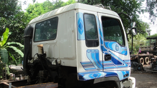 หัวรถ ISUZU DECA  หัวไฟฟ้า เดิมๆบางๆ ไม่ผุ ขาดีดหน้า ขาหลัง  ชุดยกหัวไฟฟ้าของครบ ยกใส่รถวิ่งได้เลย