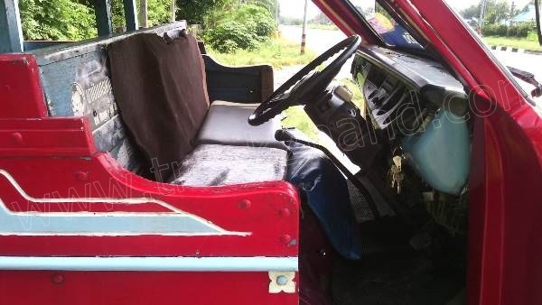 รถบรรทุก 6 ล้อ สองแถวกระบะไม้ ISUZU 88 แรงม้า รถบรรทุก 6 ล้อ สองแถวกระบะไม้ ISUZU 88 แรงม้า